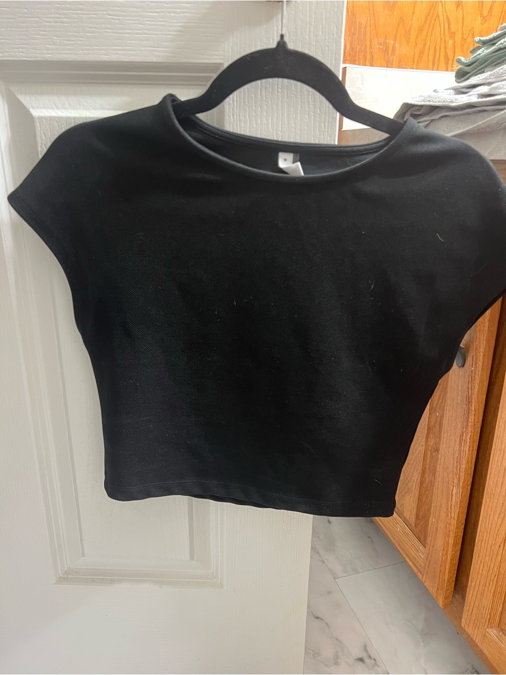 glam Black Cap Sleeve Crop Top